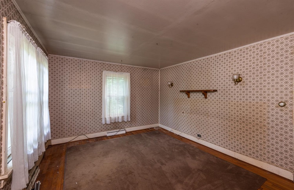 Little Farm Country Life Real Estate LLC