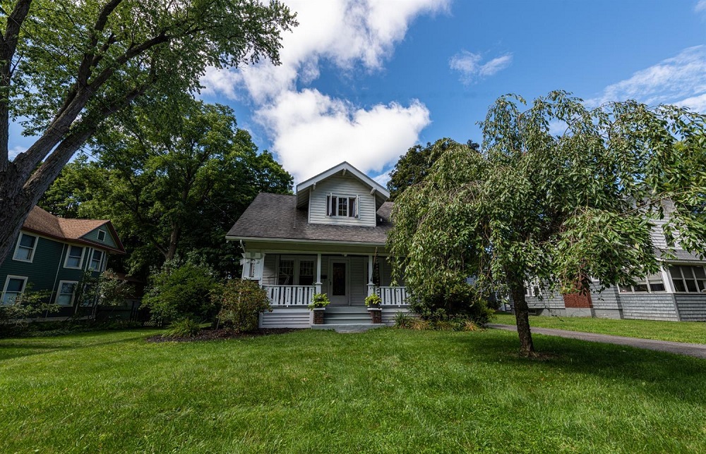 Chatham Village Country Life Real Estate LLC