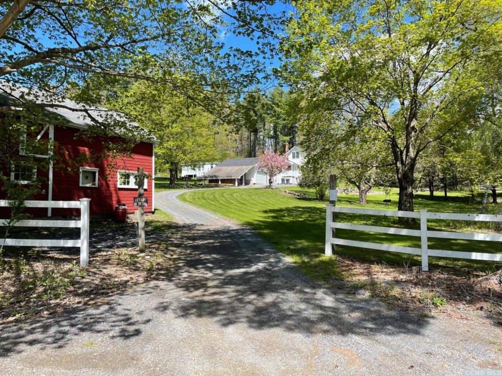 Charming Farmhouse Country Life Real Estate LLC