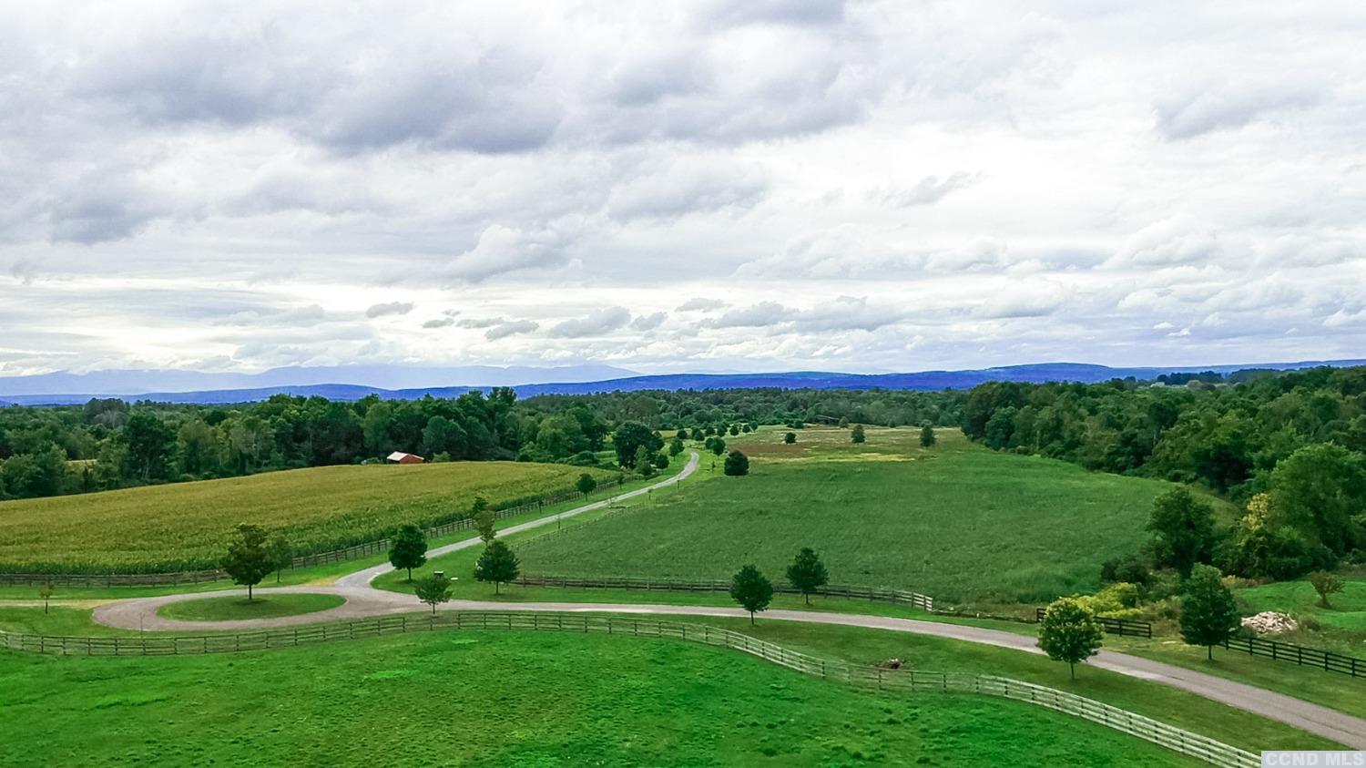 Paradise in Kinderhook Country Life Real Estate LLC