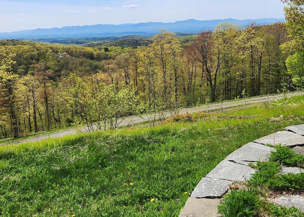 90 acres Spectacular View Country Life Real Estate LLC